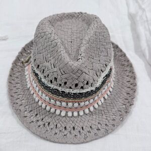 EUC Express Light Gray Straw Hat with Patterned Band
